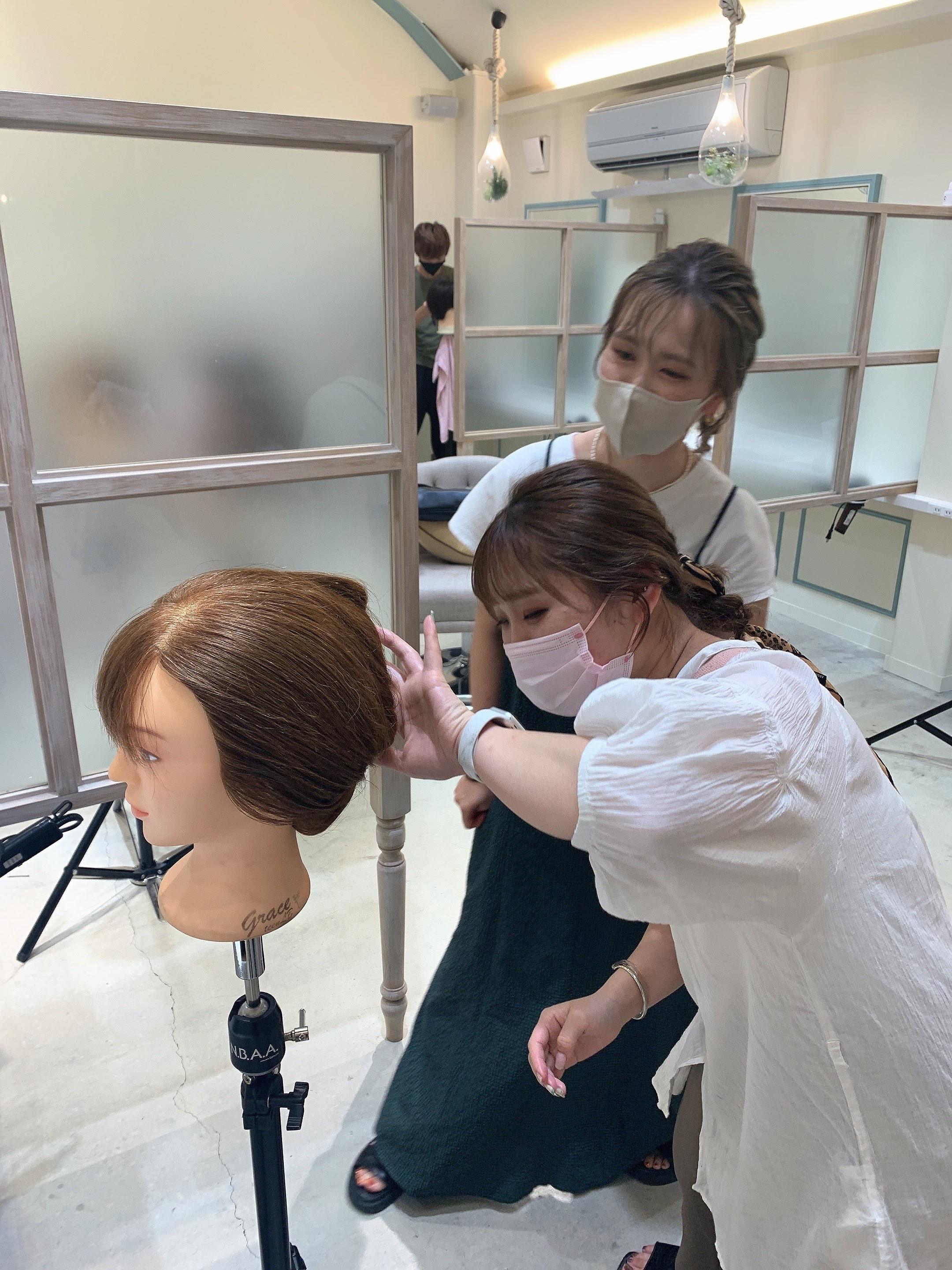 とにかく先輩が熱心に指導します。