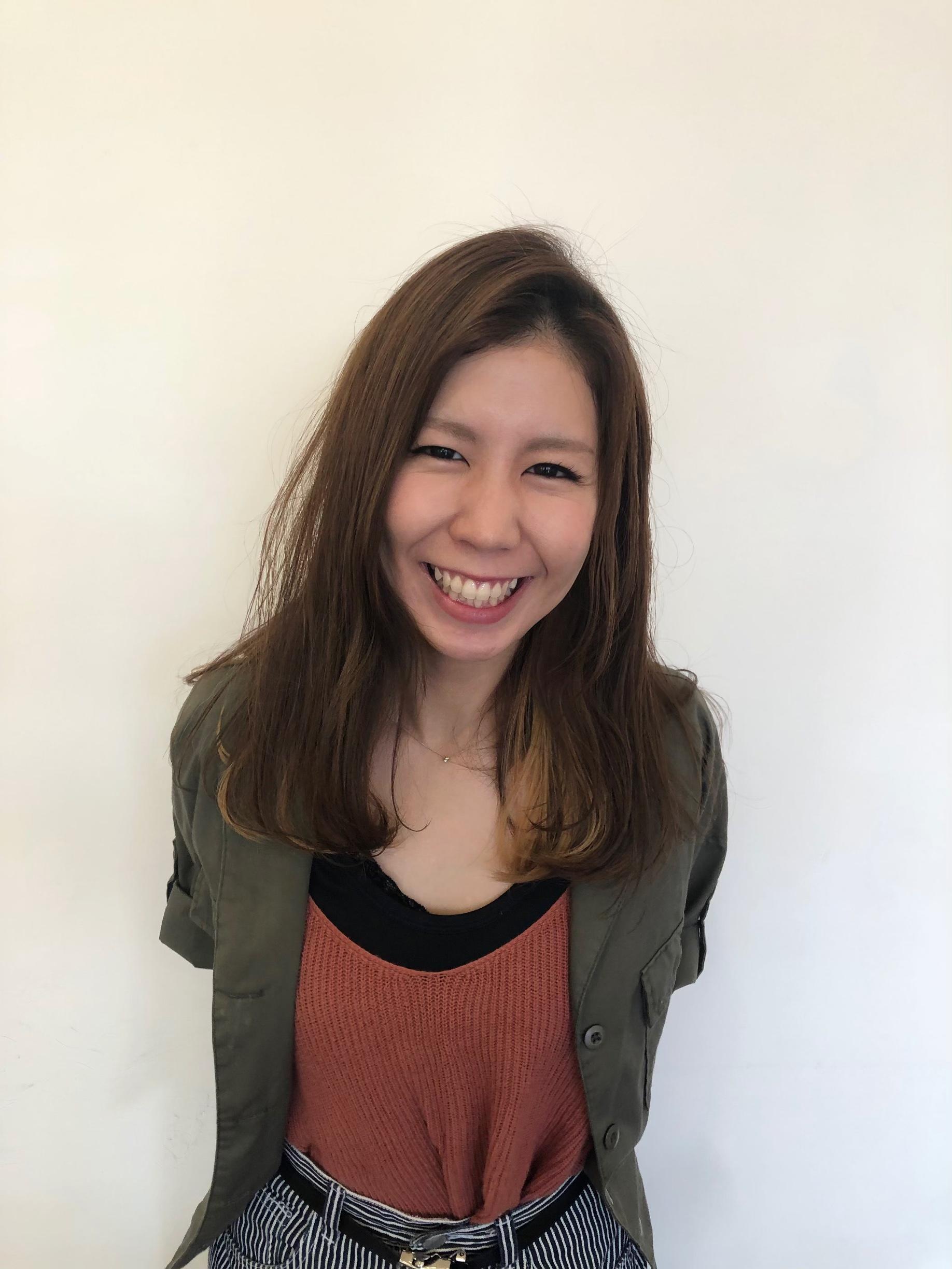スタイリスト　久高奈美