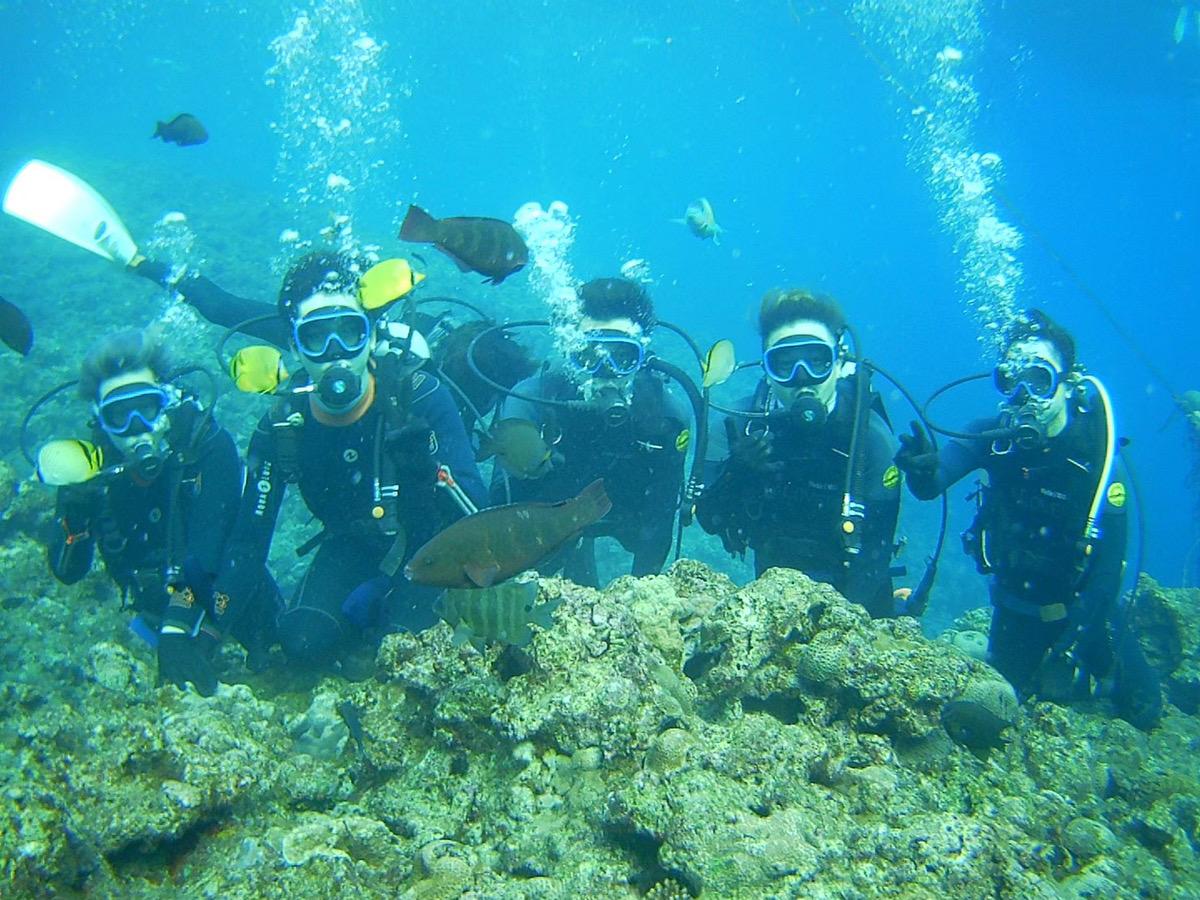 社員旅行・海の仲…誰だかわからない(;^ω^)